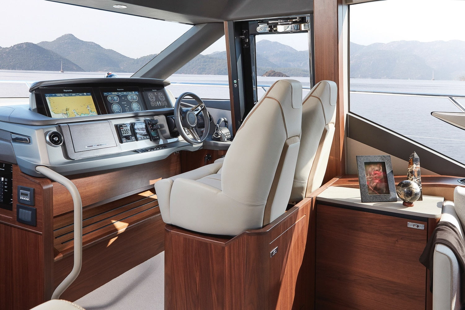 Cover-Photo-PrincessYachts_The-Grid-Asia001.jpg