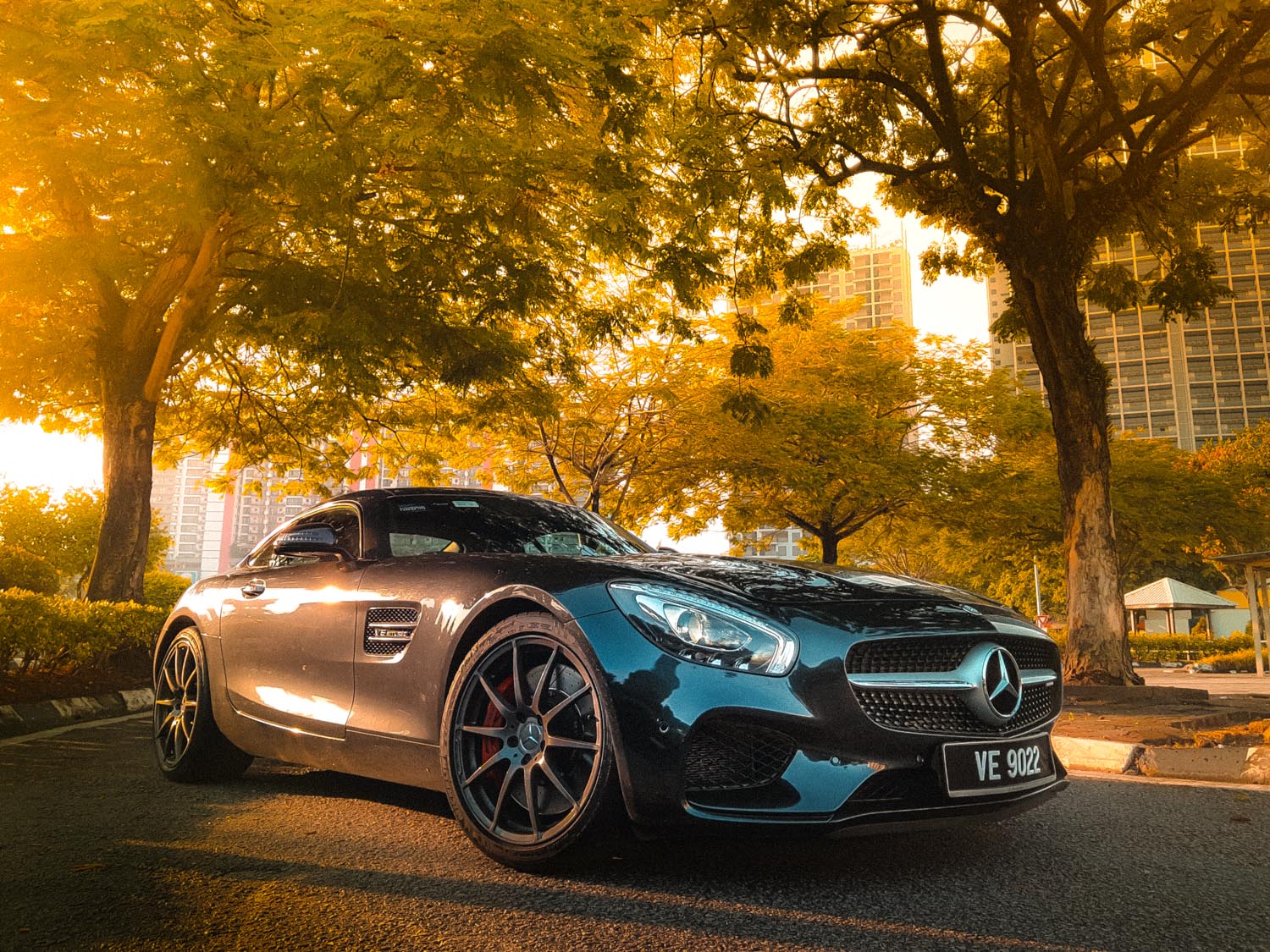 Cover-Photo-AMG-GT_The-Grid-Asia001.jpg
