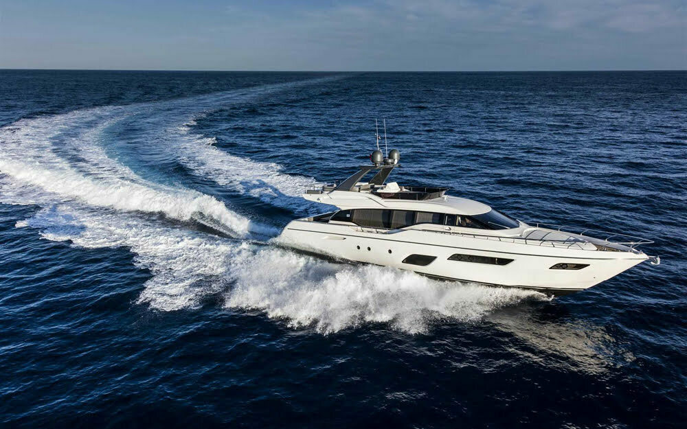 Ferretti-700-Cov.jpg