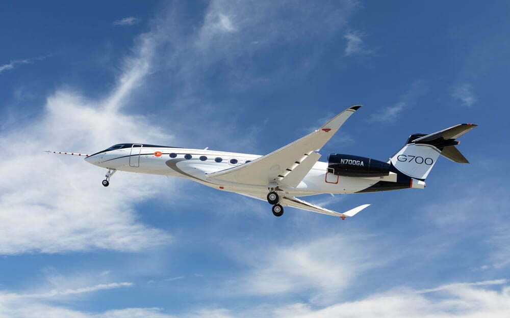 Cover-All-New-Gulfstream-G700-Makes-First-Flight.jpg