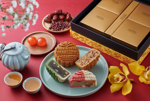 Mid-Autumn Mooncakes and Hampers from PARKROYAL COLLECTION Kuala Lumpur