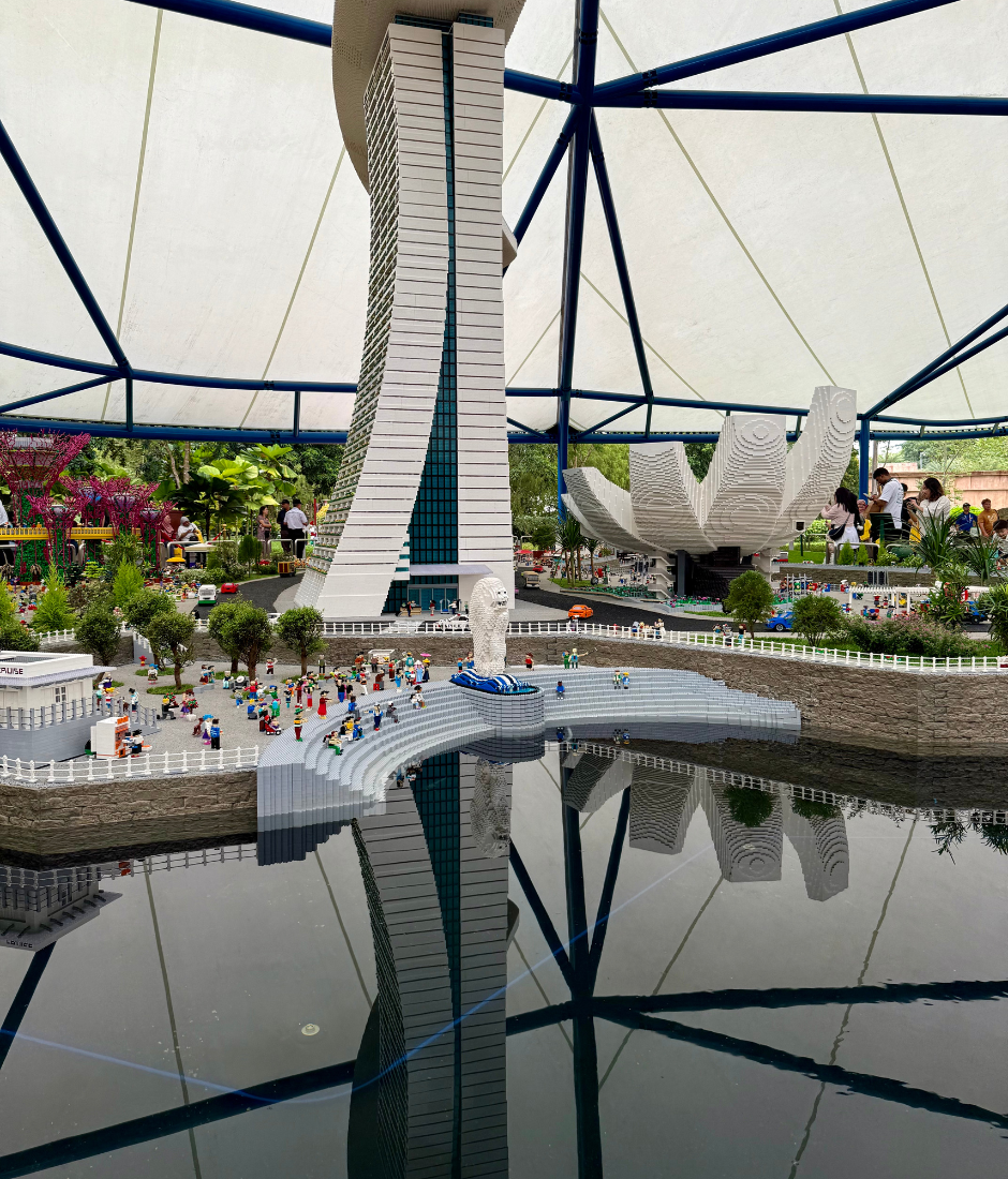 merlion fountain in miniland singapore