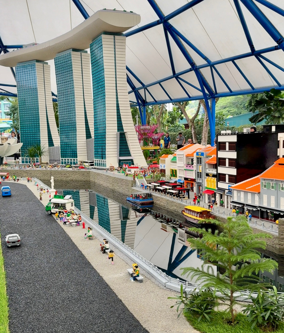 realistic scenes of SIngapore scenery rebuilt in LEGO, all found in LEGOLAND!