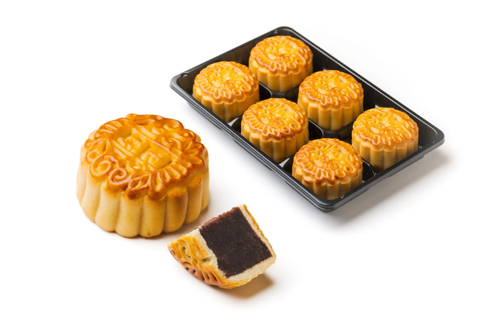mooncake pairings: red bean mooncake and taiwan oolong tea