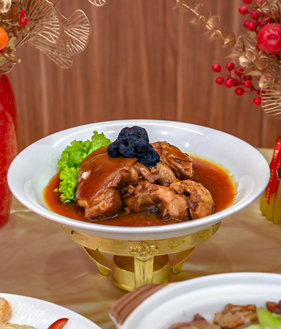 oversea restaurant braised pork trotter