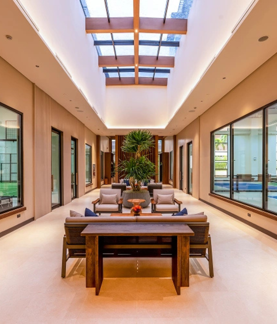 Solar Sports Club lounge