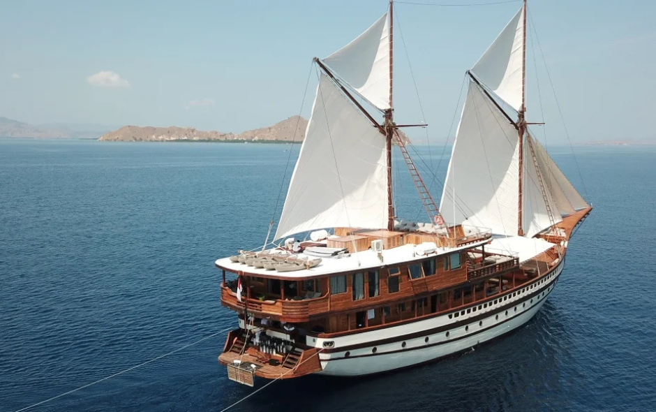 soft expedition with a phinisi