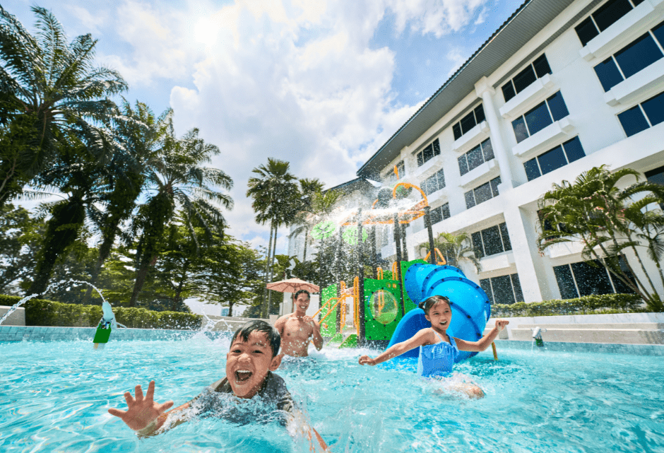 swimming pool at hilton
