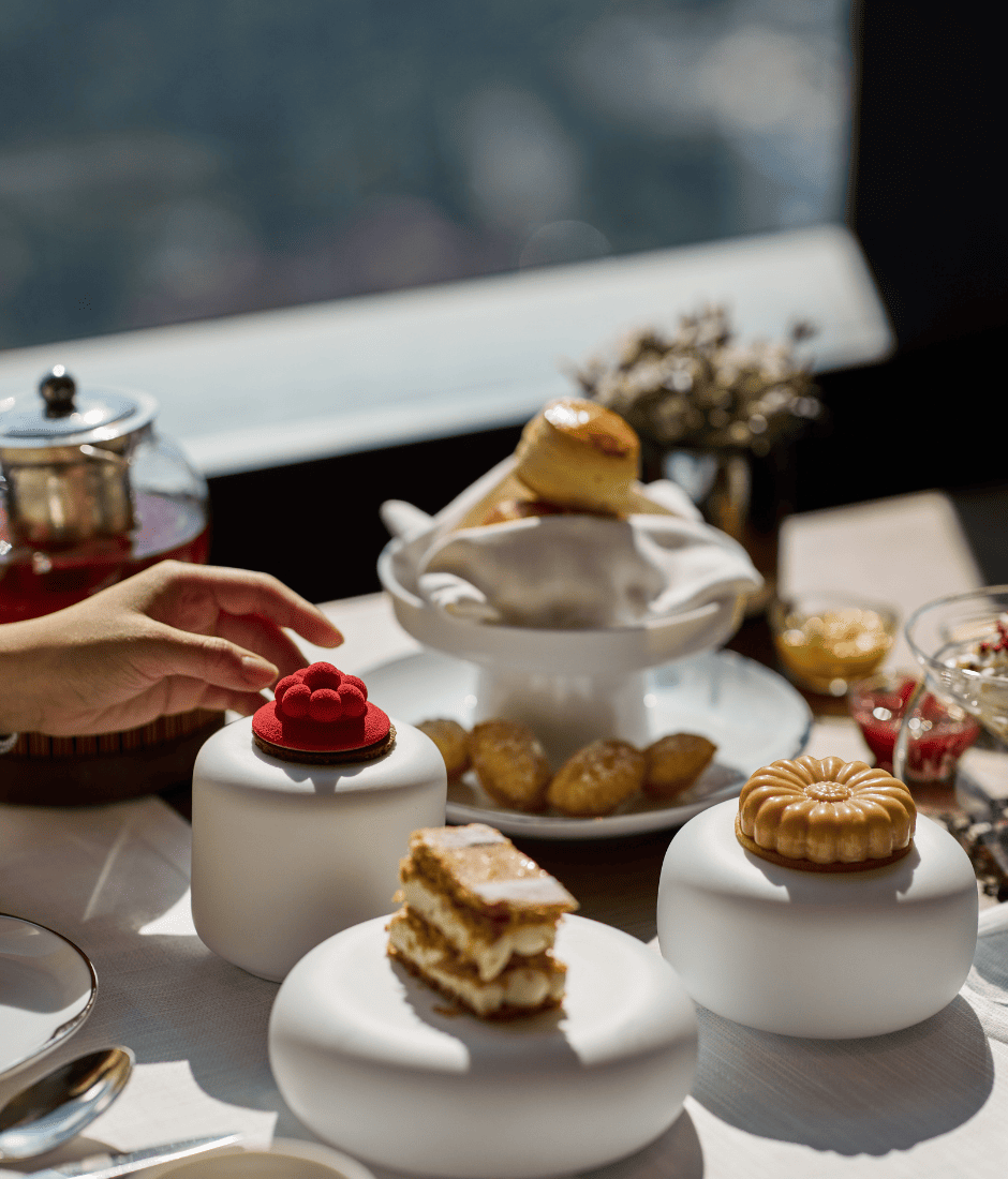 an elegant afternoon tea at park hyatt kl